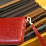 Ví cầm tay da cá sấu hàng xuất khẩu 1 khóa kèo lồi VCSCT09