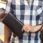 Ví cầm tay da cá sấu hàng xuất khẩu 1 khóa kèo lồi VCSCT09