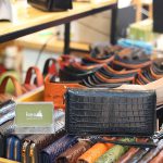 Ví cầm tay da cá sấu hàng xuất khẩu 1 khóa kèo lồi VCSCT09