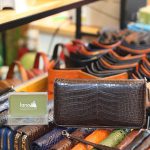 Ví cầm tay da cá sấu hàng xuất khẩu 1 khóa kèo lồi VCSCT09