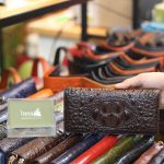 Ví da cá sấu cầm tay 2 gấp 1 mặt thời trang gọn nhẹ VCSCT08