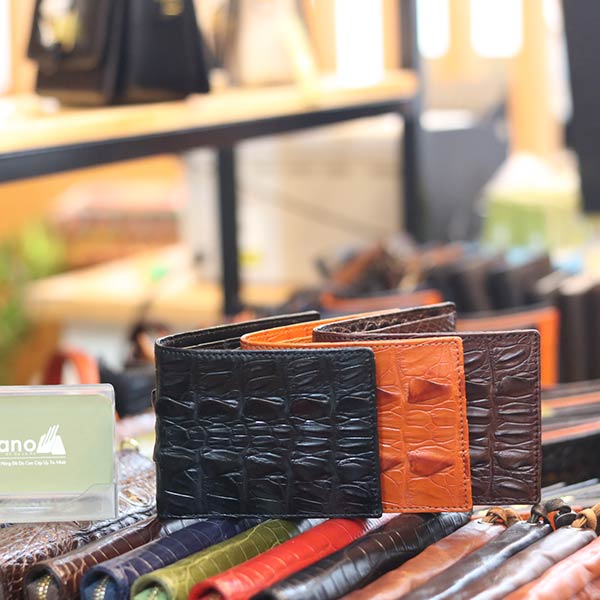 Ví nam da cá sấu loại ngang mẫu mới 2020 gai đuôi 2 mặt VCSNGD12