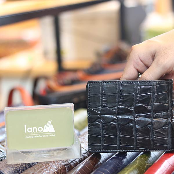 Ví nam da cá sấu loại ngang mẫu mới 2020 gai đuôi 2 mặt VCSNGD12