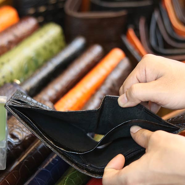 Ví nam da cá sấu loại ngang mẫu mới 2020 gai đuôi 2 mặt VCSNGD12