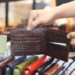 Ví nam loại ngang 2 mặt da cá sấu gai lưng mới 2020 VCSNGL15