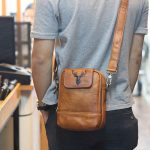 Túi đeo ngực da bò kết hợp đeo chéo nam sang trọng gọn nhẹ mới 2020 TDL78