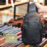 Túi da đeo ngực sling bag nhỏ gọn tiện lợi Lano TDL79