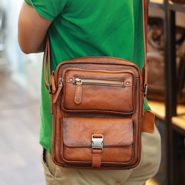 Túi da đeo chéo nam dạng hộp dày dặn tiện lợi KT186