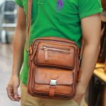 Túi da đeo chéo nam dạng hộp dày dặn tiện lợi KT186